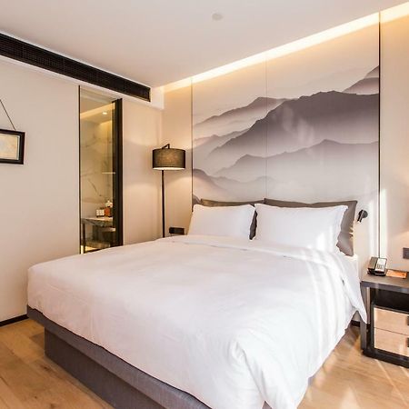Howard Johnson By Wyndham Life Zhuoyuan Ningbo Exteriör bild