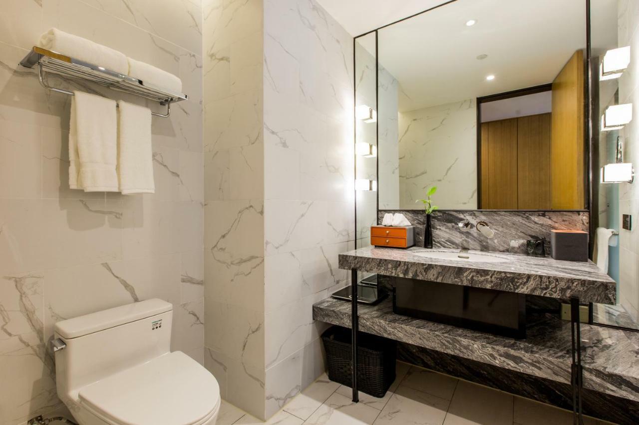 Howard Johnson By Wyndham Life Zhuoyuan Ningbo Exteriör bild