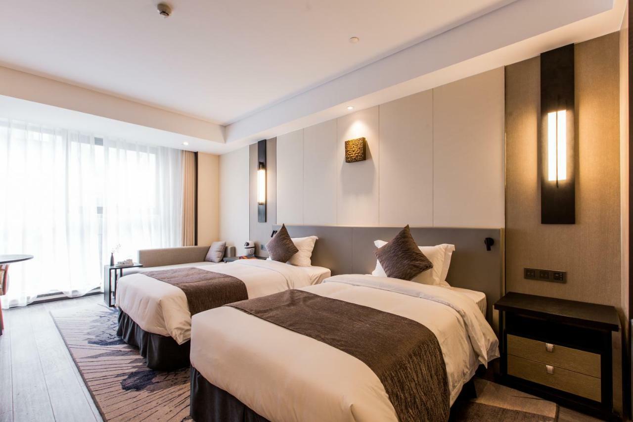 Howard Johnson By Wyndham Life Zhuoyuan Ningbo Exteriör bild